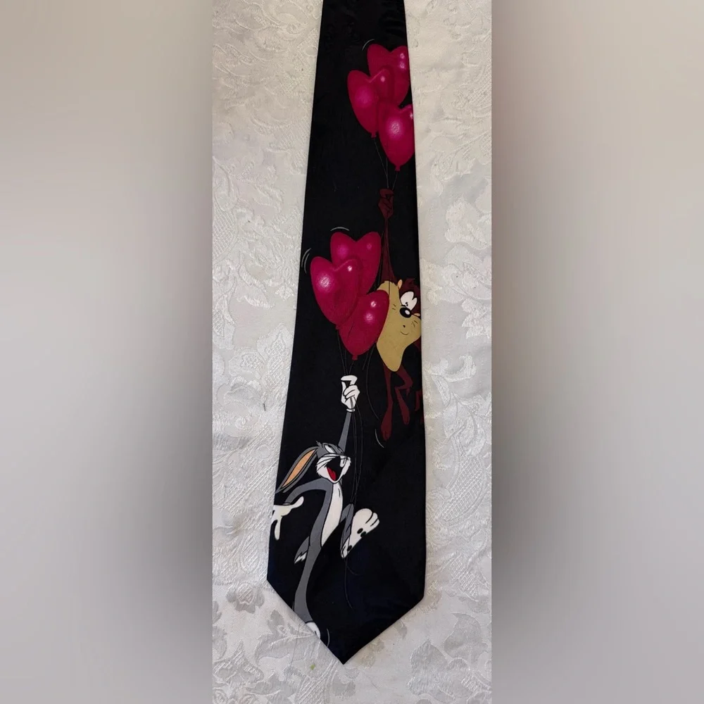 Looney Tunes Mania Vintage Tie Bugs Bunny Taz Valentines Hearts Balloons Novelty